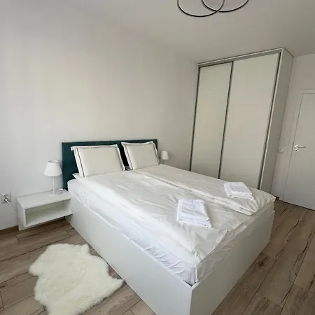 Midnightblue בנסקו