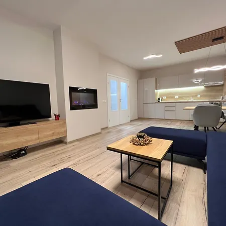 Midnightblue Μπάνσκο