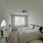 Midnightblue Apartamento *